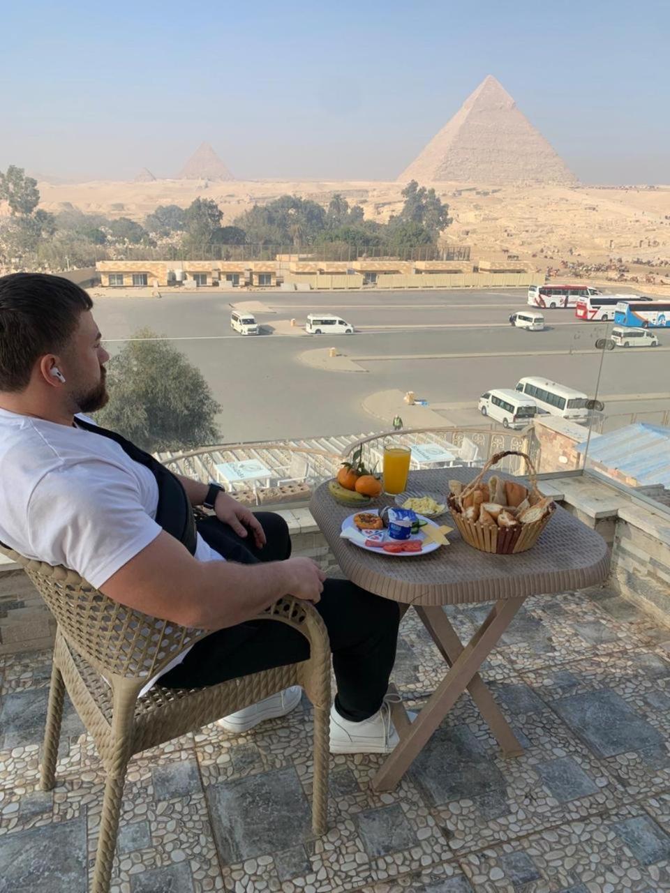 Tut Pyramids View Отель *